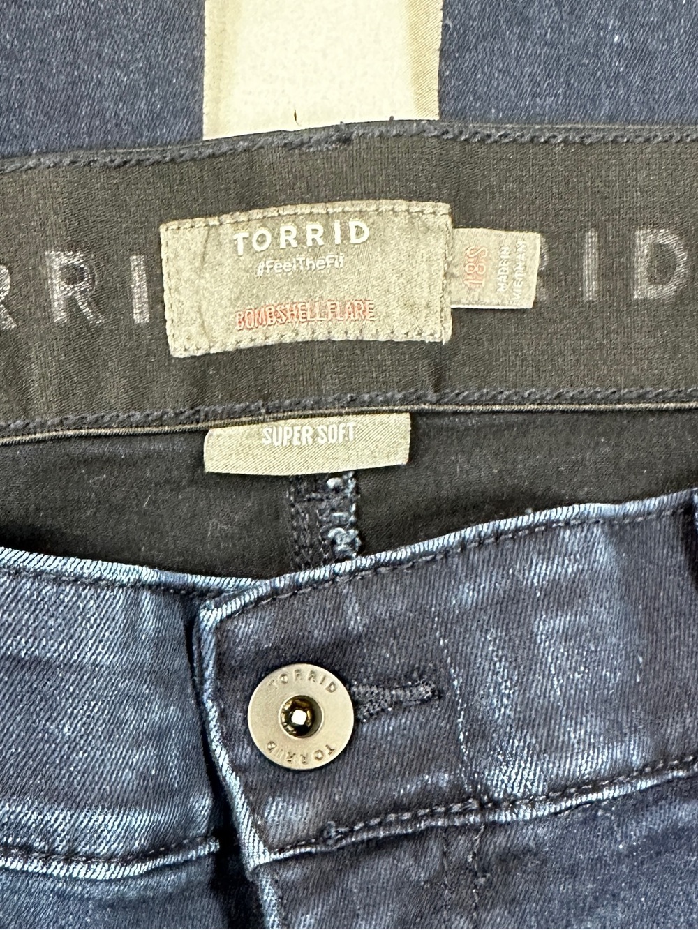 Torrid Super Soft Bombshell Flare Jeans – Size 18S - Picture 4 of 11